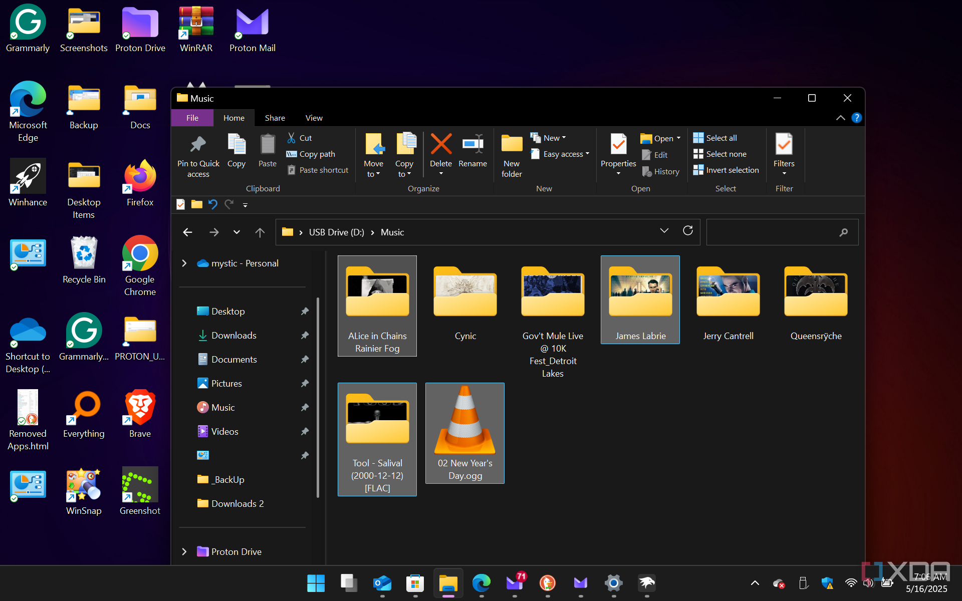 Shows classic file explorer navigation bar on Windows 11 in Windhawk