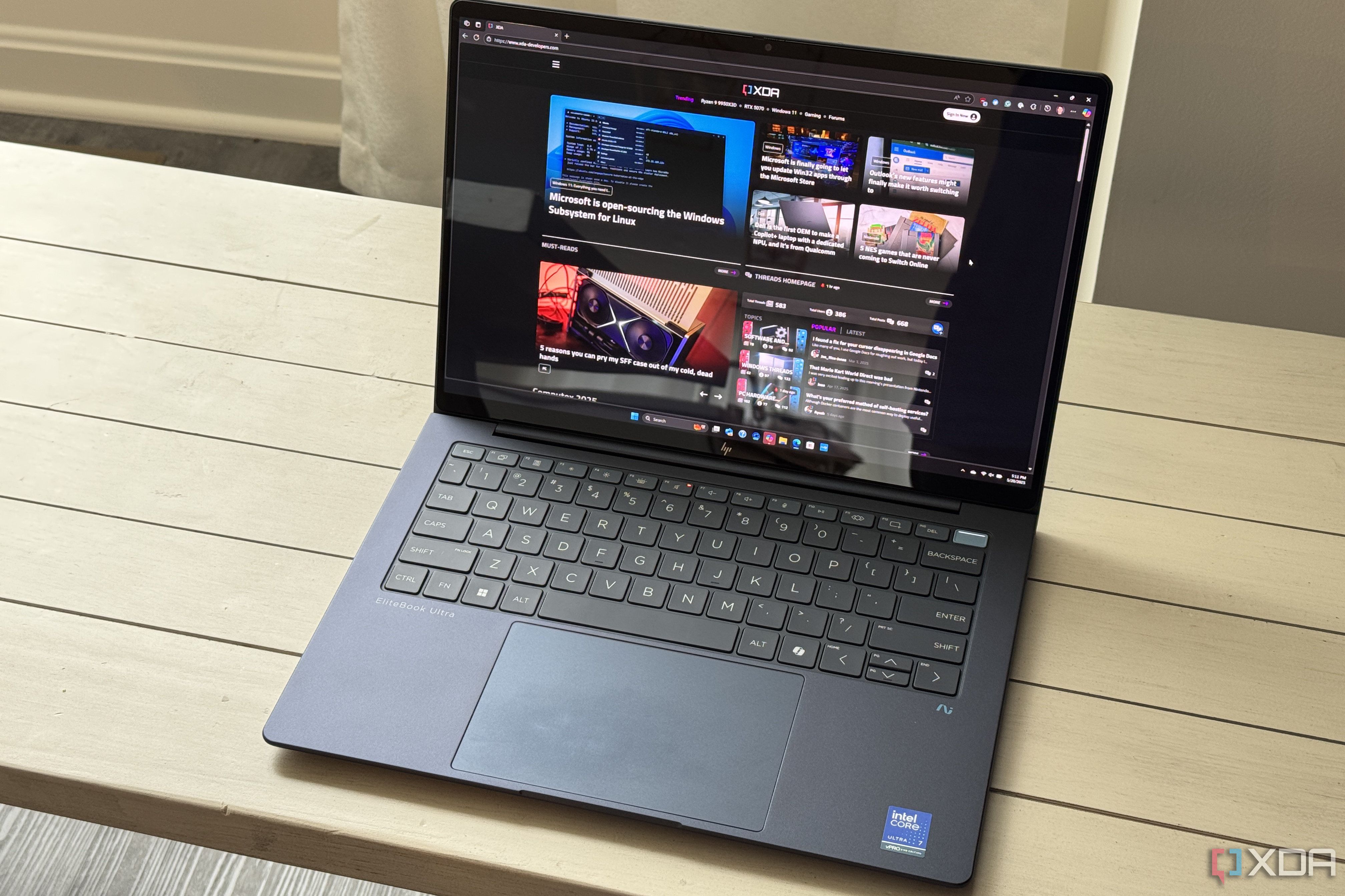 hp-elitebook-ultra-g1i-ai-hero-2