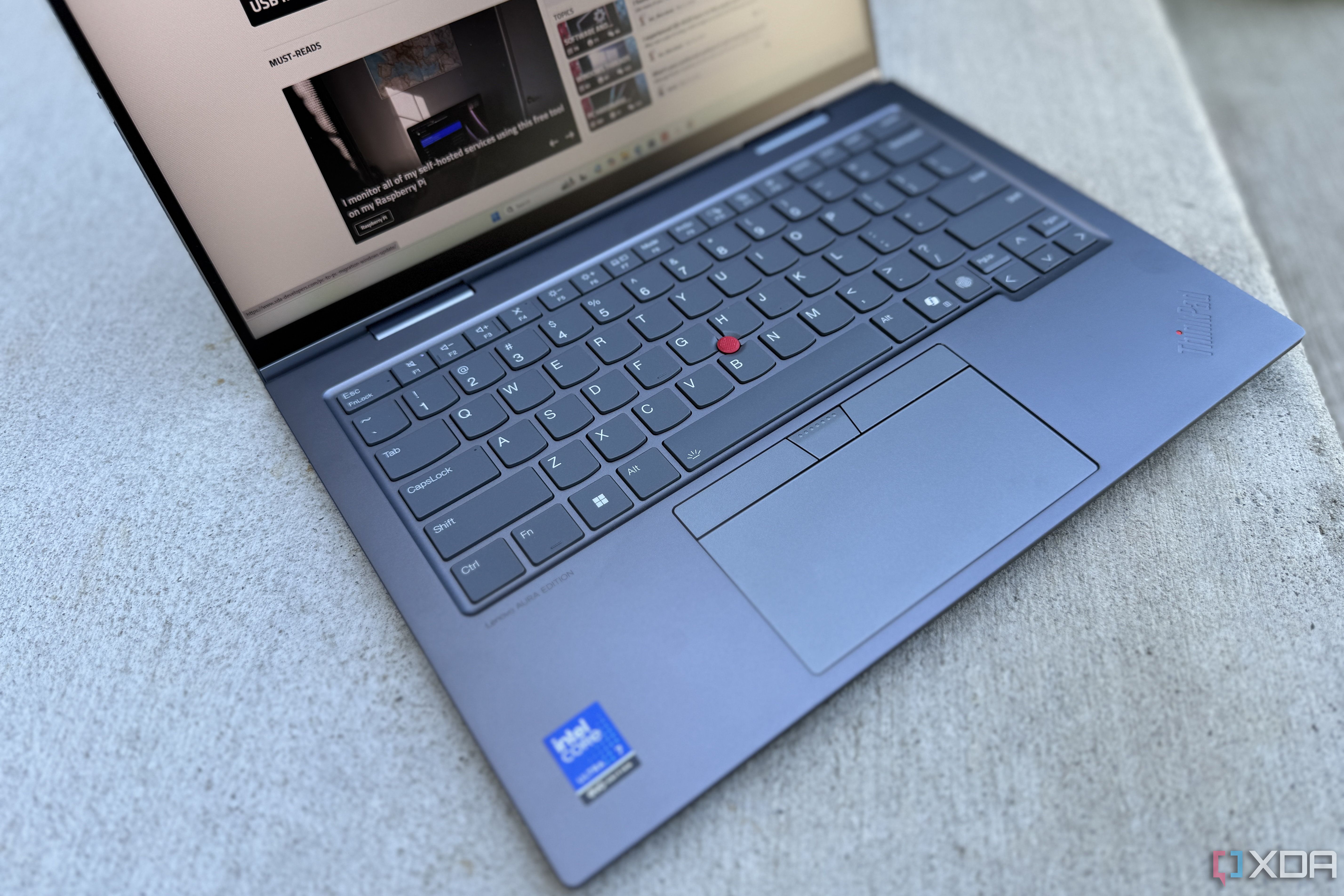 thinkpad-x1-2in1-keyboard-side