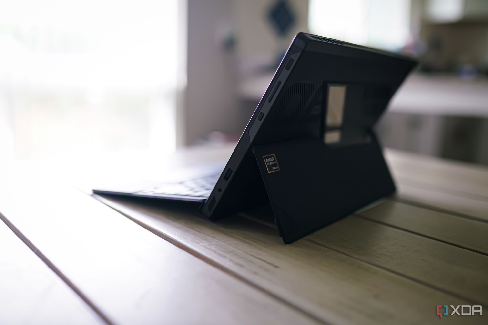 ASUS-ROG-FLOW-Z13-Travel-09