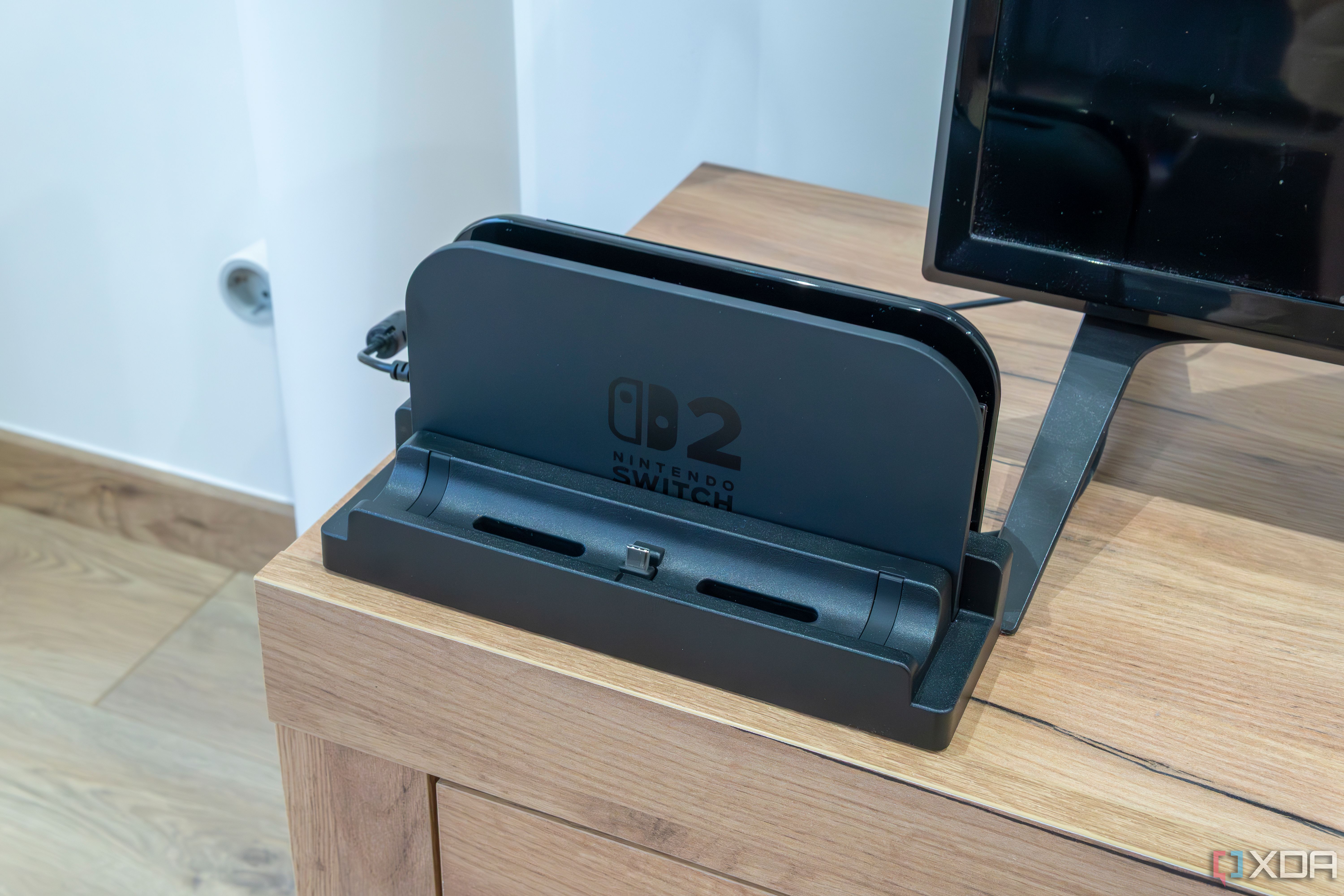 Un Dock Nintendo Switch 2 con el adaptador de muelle Killswitch instalado en la parte superior
