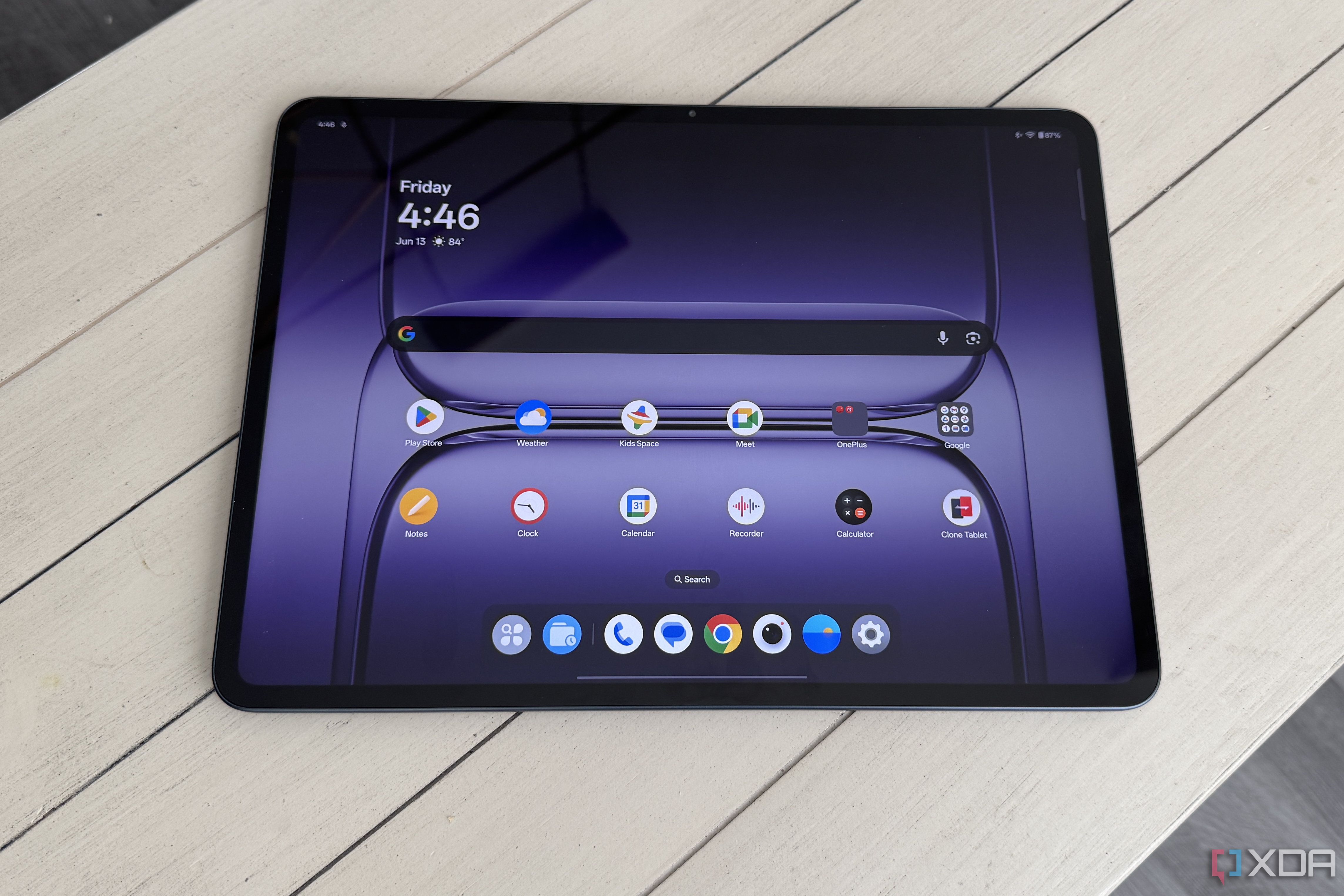 oneplus pad 3 seen from the front on the home screen