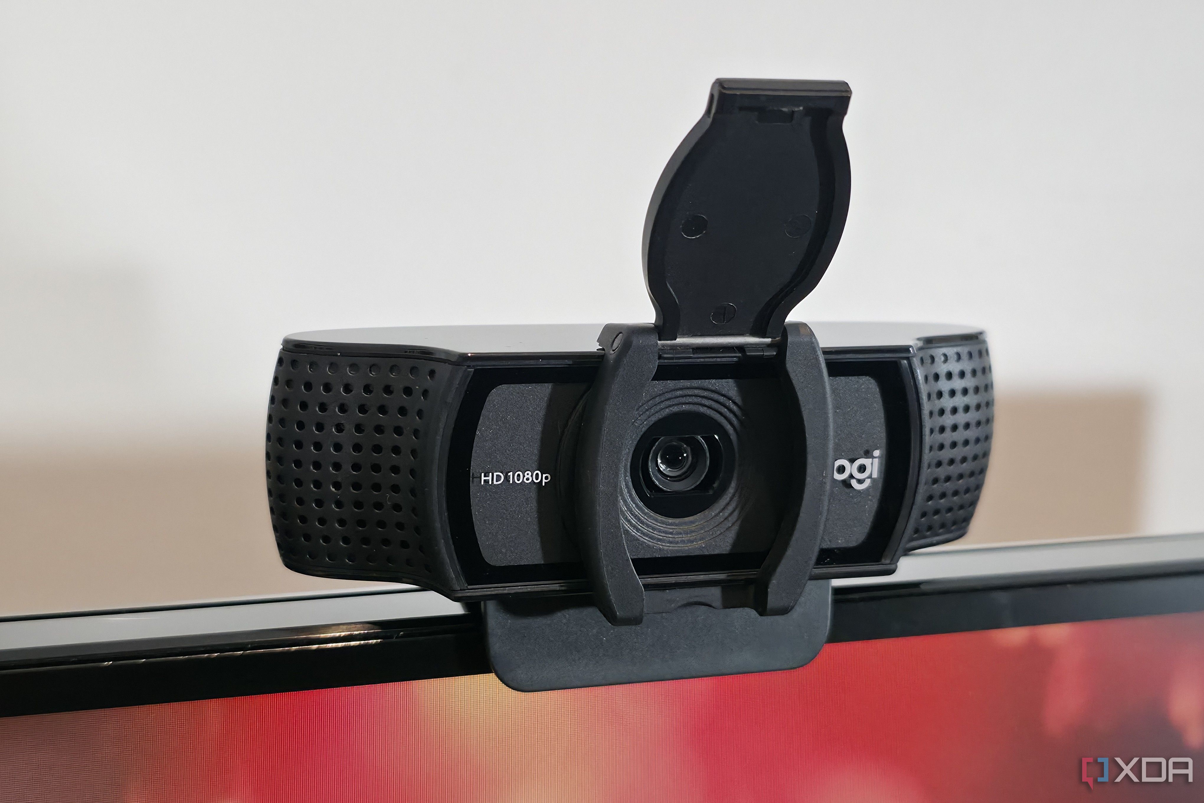 3 free OBS plugins I use that turn it into the perfect webcam ...