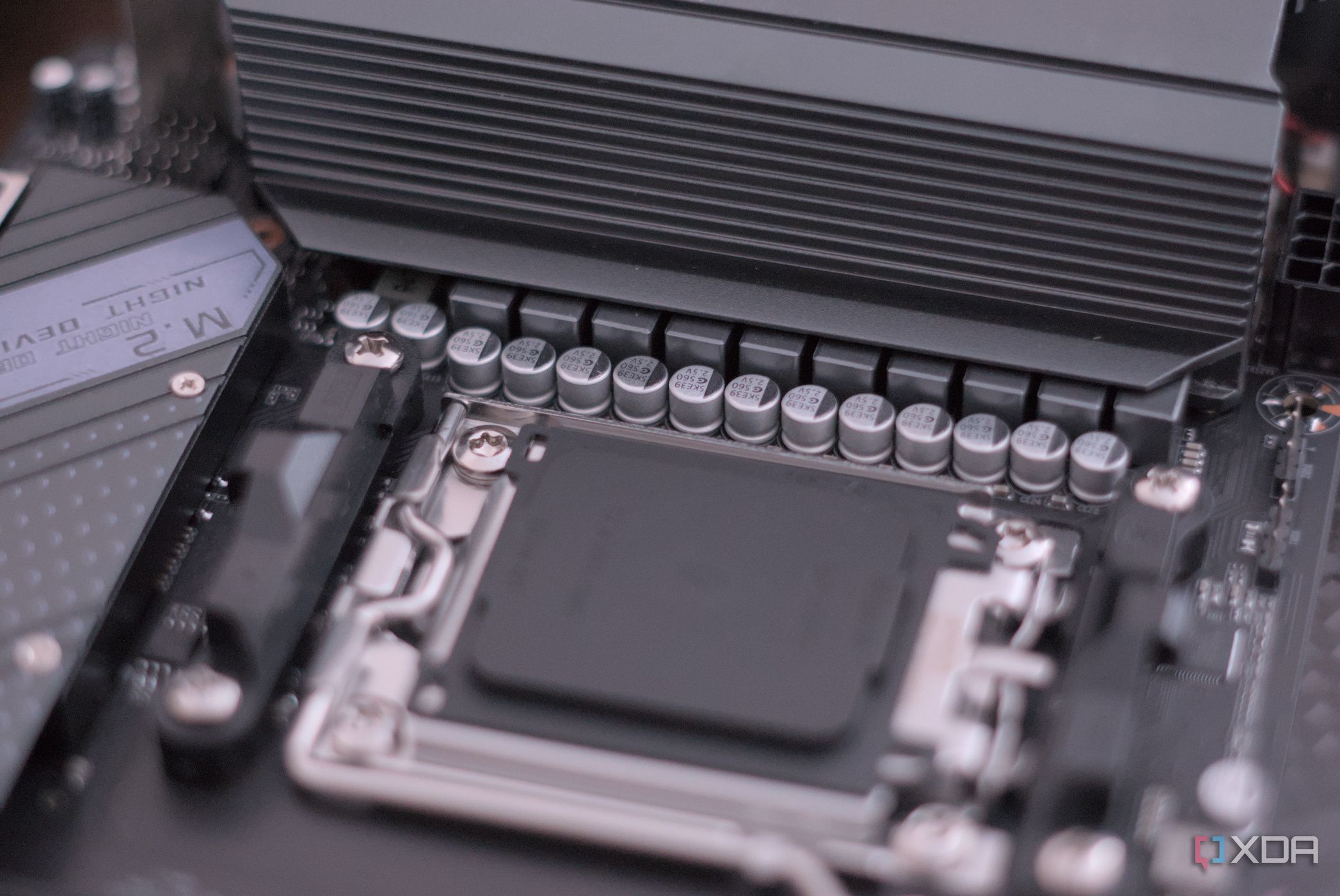 JGINYUE B650i Night Devil