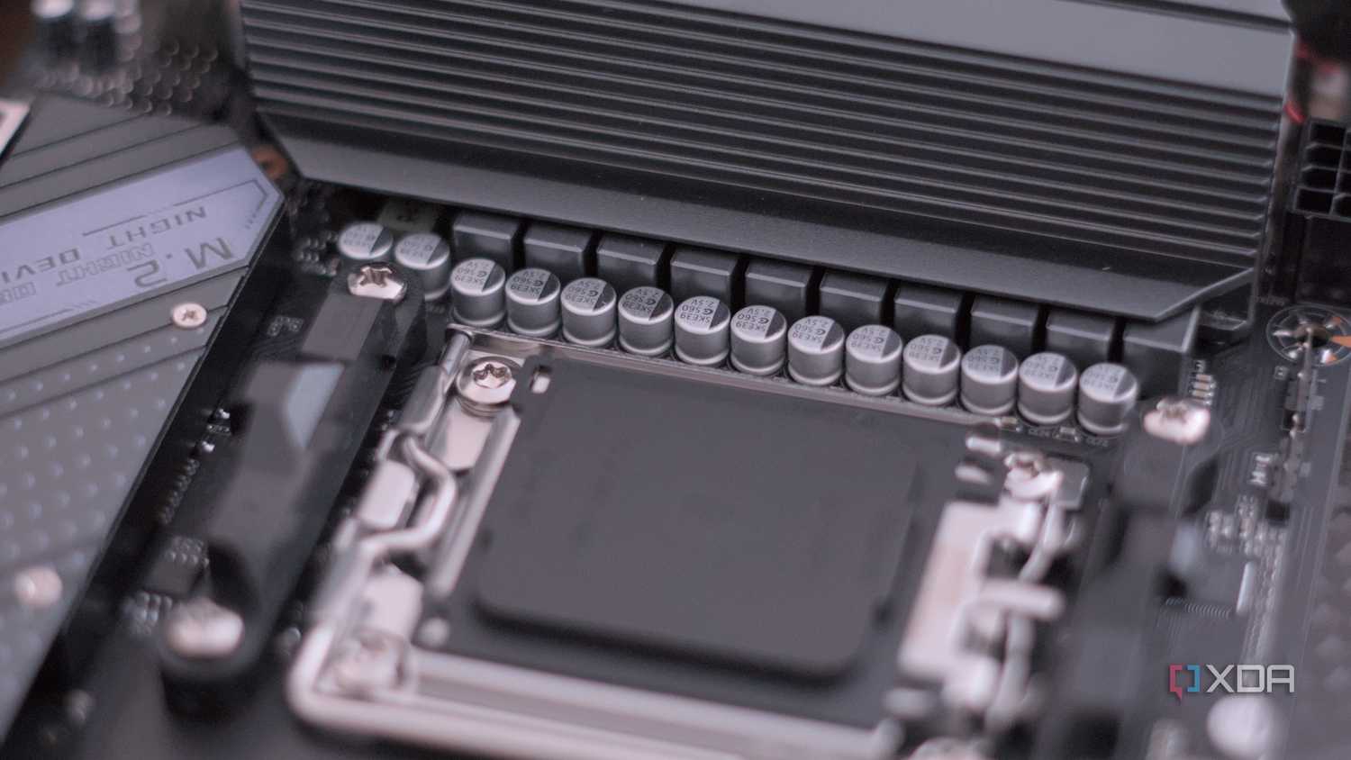 JGINYUE B650i Night Devil