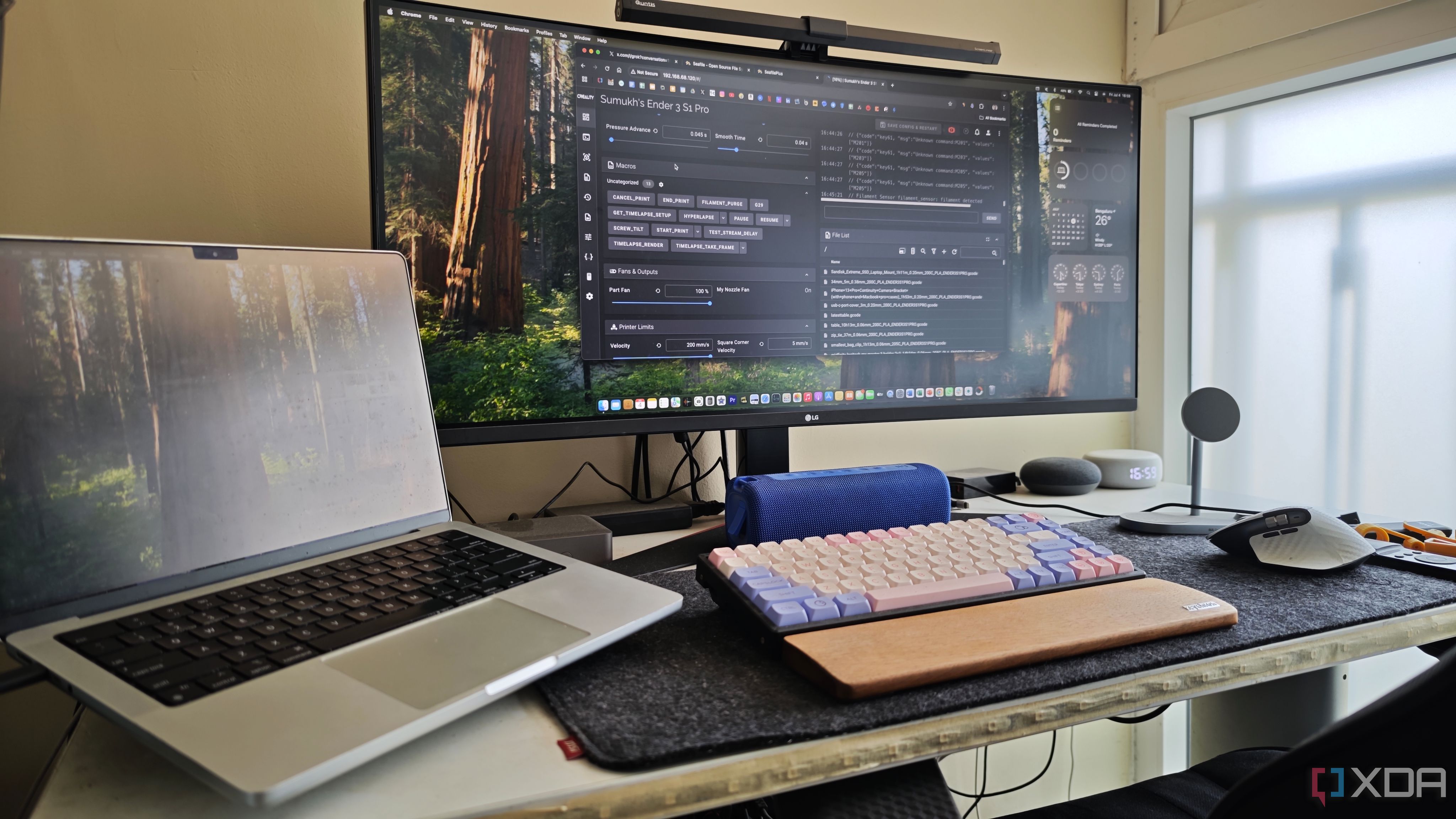 Laptop stand