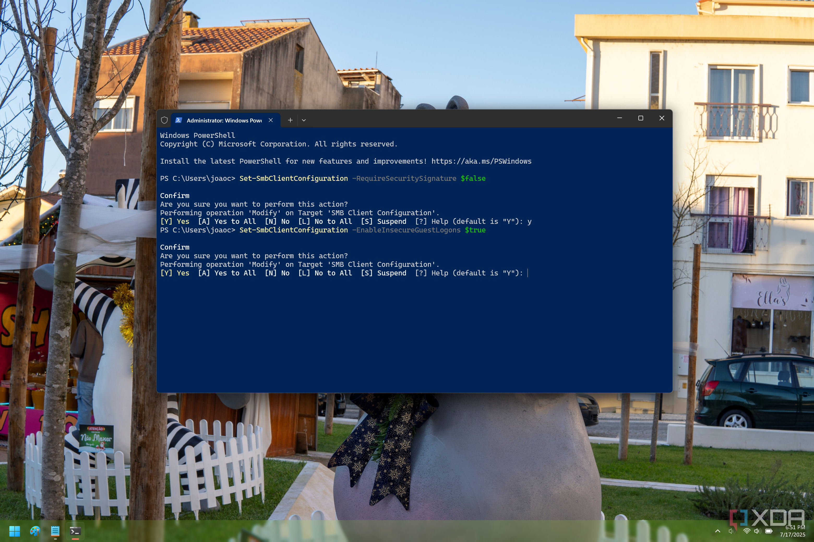 Captura de pantalla de Windows PowerShell después de ejecutar comandos para cambiar la configuración de seguridad de SMB en Windows 11
