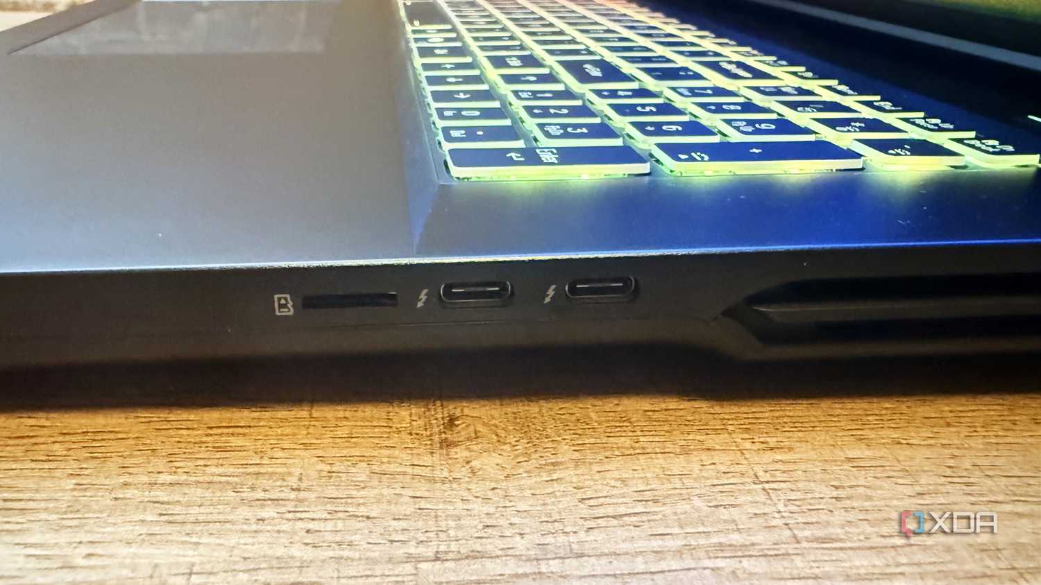 Left side ports on the Maingear Ultima 18.