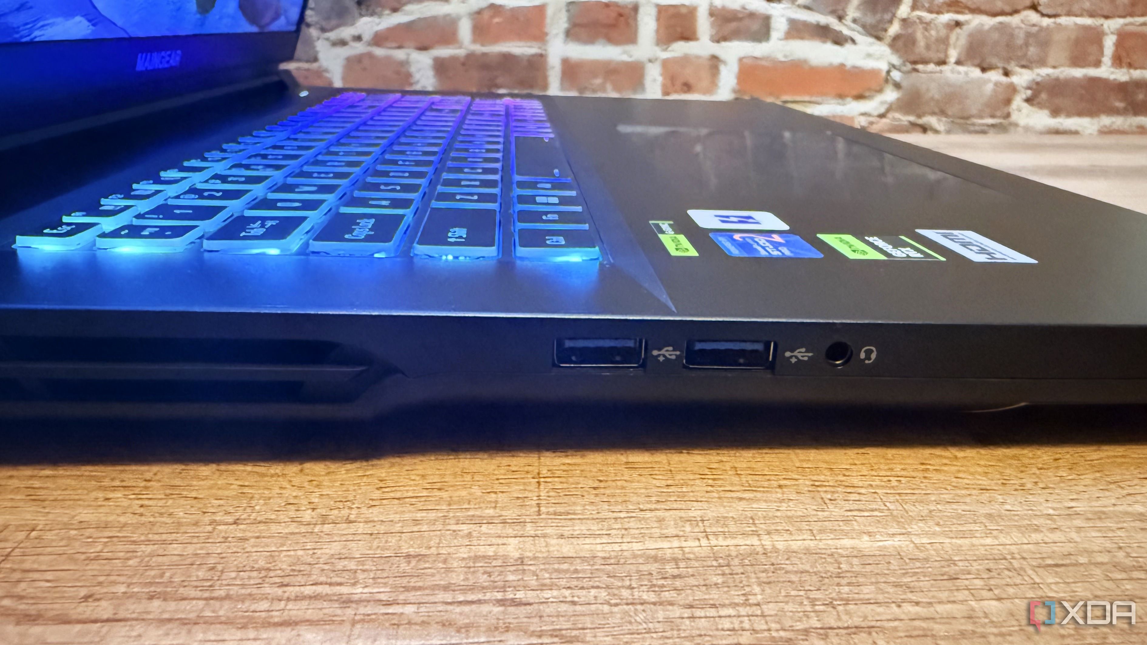 Right side ports on the Maingear Ultima 18.