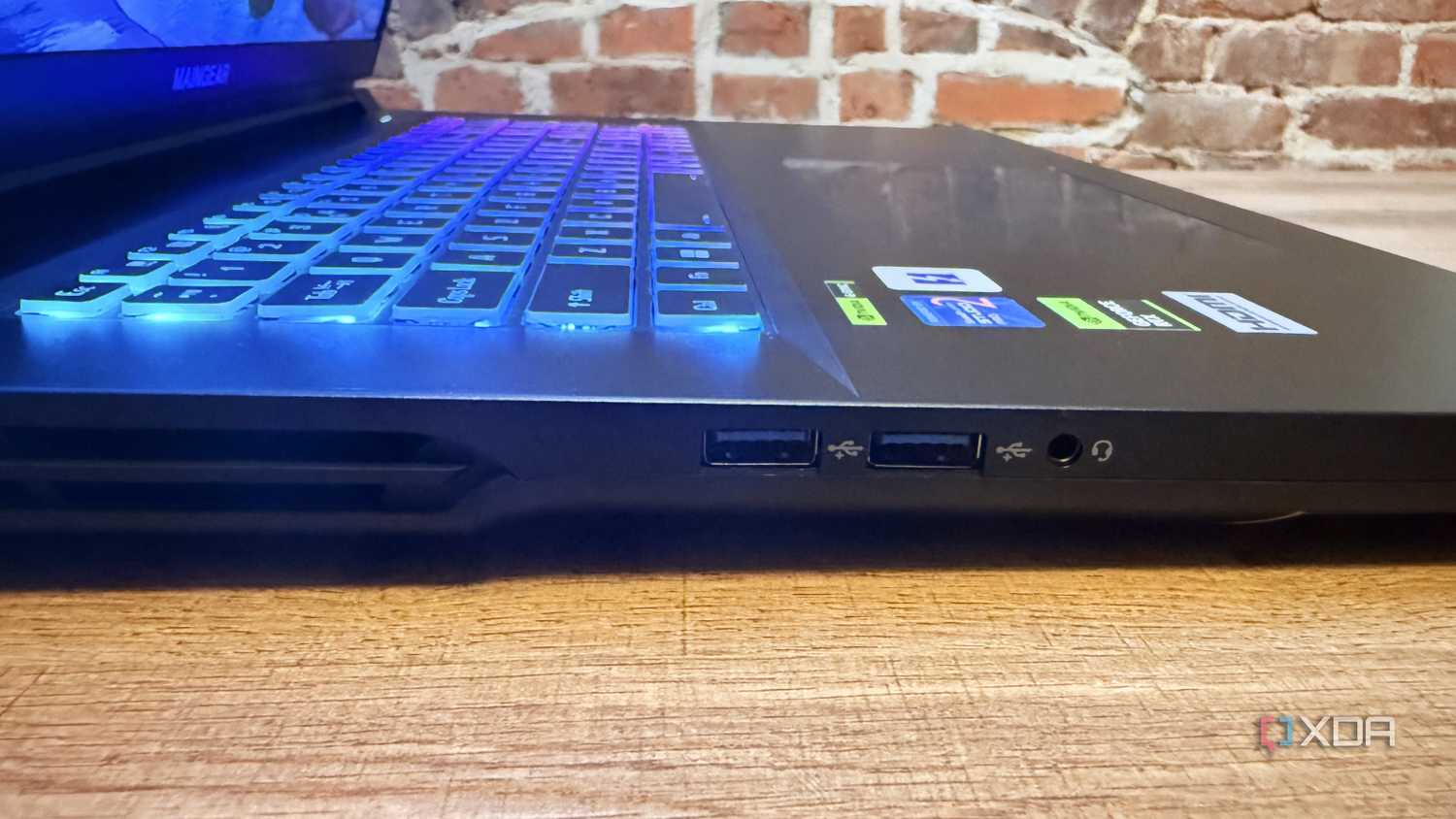 Right side ports on the Maingear Ultima 18.