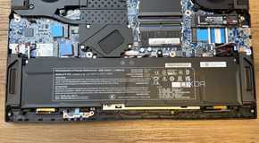 Maingear Ultima 18's lithium ion battery.