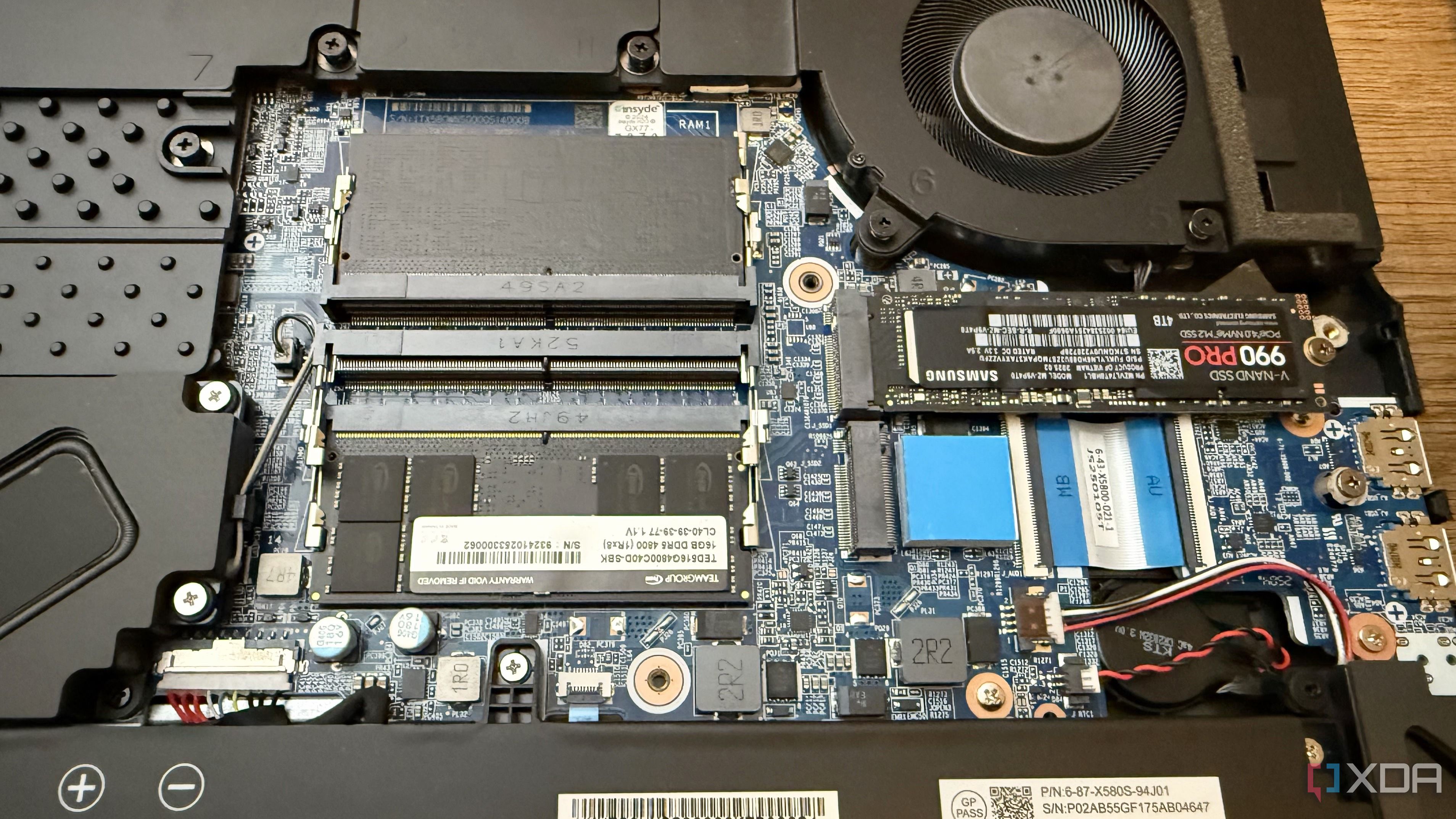 Open RAM slots on the Maingear Ultima 18.