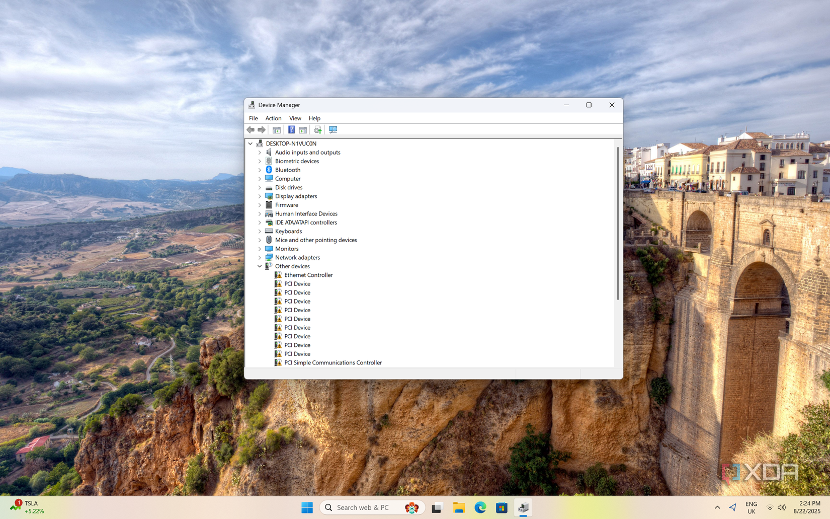 Captura de pantalla del Administrador de dispositivos en Windows 11 que muestra varios dispositivos sin controladores en una instalación de Windows to Go